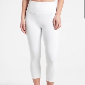 Athleta Elation Capri White Medium Exc Condition